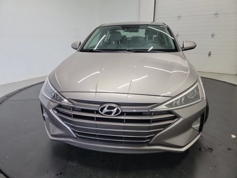 Used 2020 Hyundai Elantra SEL w/ Cargo Package (C1) FWD image 2