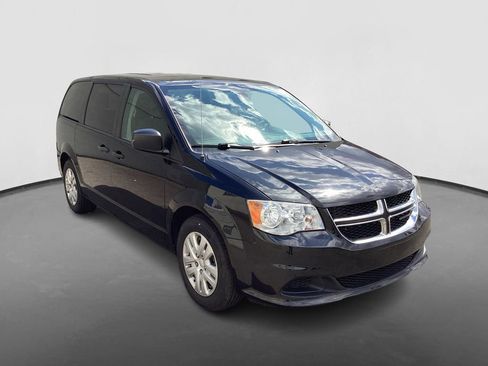Used 2019 Dodge Grand Caravan SE w/ UConnect Hands-Free Group image 3