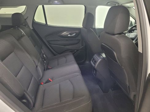 Used 2024 GMC Terrain SLE w/ Driver Convenience Package image 19