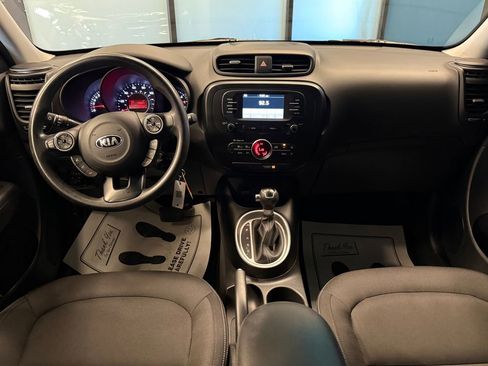 Used 2017 Kia Soul + FWD image 9