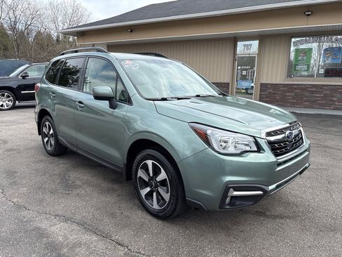 Used 2017 Subaru Forester 2.5i Premium image 1