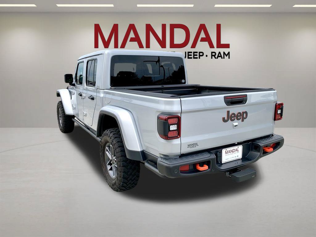 Used 2024 Jeep Gladiator Mojave AWD/4WD image 8