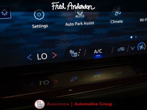 Used 2025 Chevrolet Traverse Z71 w/ Enhanced Driving Package AWD/4WD image 18