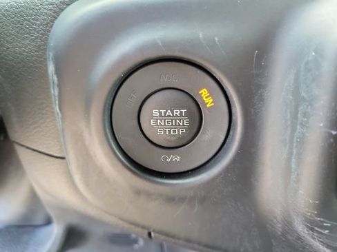 Used 2022 Jeep Wrangler Unlimited Sahara AWD/4WD image 34