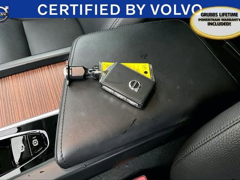 Used 2023 Volvo XC60 B5 Plus w/ Climate Package image 13