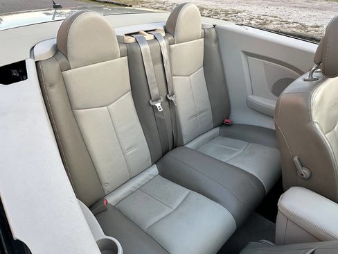 Used 2010 Chrysler Sebring Touring w/ Special Touring Group image 11