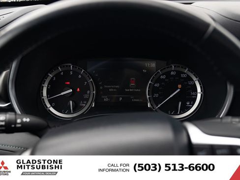 Used 2022 Toyota Highlander XLE AWD/4WD image 12