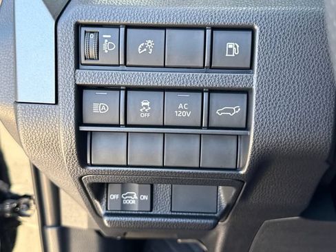 Used 2025 Toyota 4Runner TRD Off-Road Premium AWD/4WD image 25
