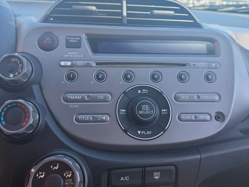 Used 2013 Honda Fit image 3