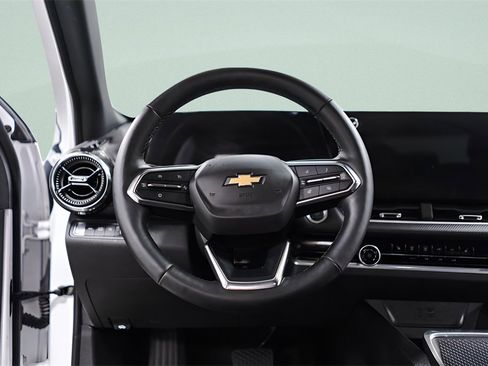 Used 2025 Chevrolet Equinox LT image 10