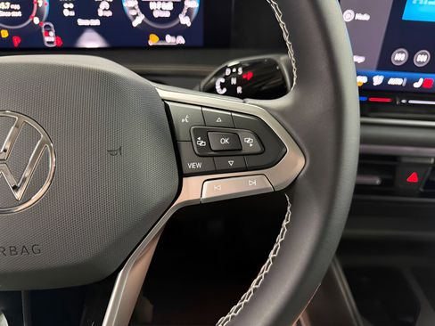 New 2026 Volkswagen Tiguan SE image 13