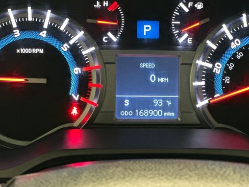 Used 2017 Toyota 4Runner SR5 AWD/4WD image 30