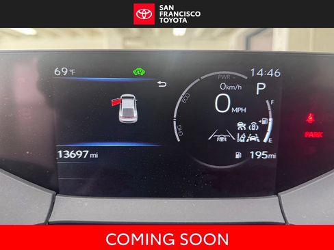 Used 2025 Toyota Prius XLE FWD image 3