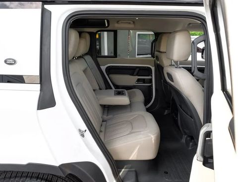 Used 2020 Land Rover Defender 110 SE AWD/4WD image 42