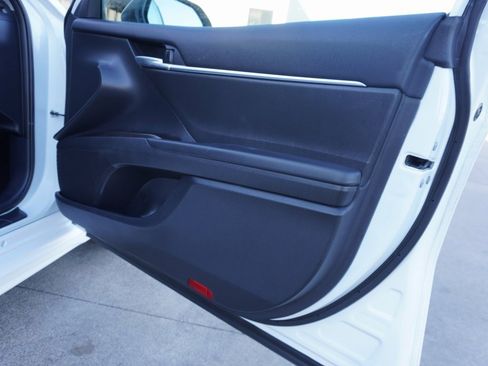 Used 2024 Toyota Camry SE image 24