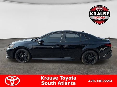 Used 2026 Toyota Camry SE FWD image 4