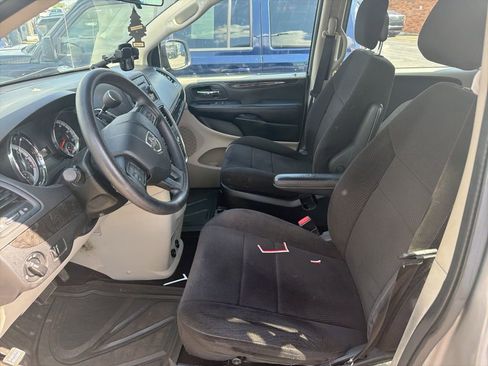 Used 2014 Dodge Grand Caravan American Value Package FWD image 6