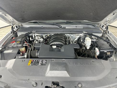 Used 2018 Chevrolet Suburban LT image 35
