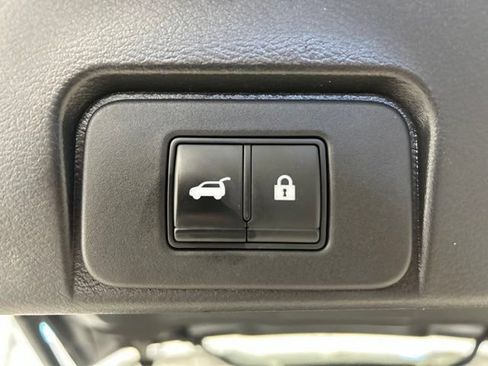 Used 2022 Nissan Rogue SV w/ SV Premium Package AWD/4WD image 22