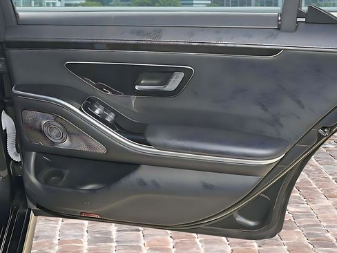Used 2023 Mercedes-Benz S 500 4MATIC w/ AMG Line image 12