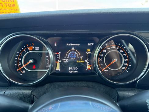 Used 2021 Jeep Wrangler Unlimited Sahara AWD/4WD image 21