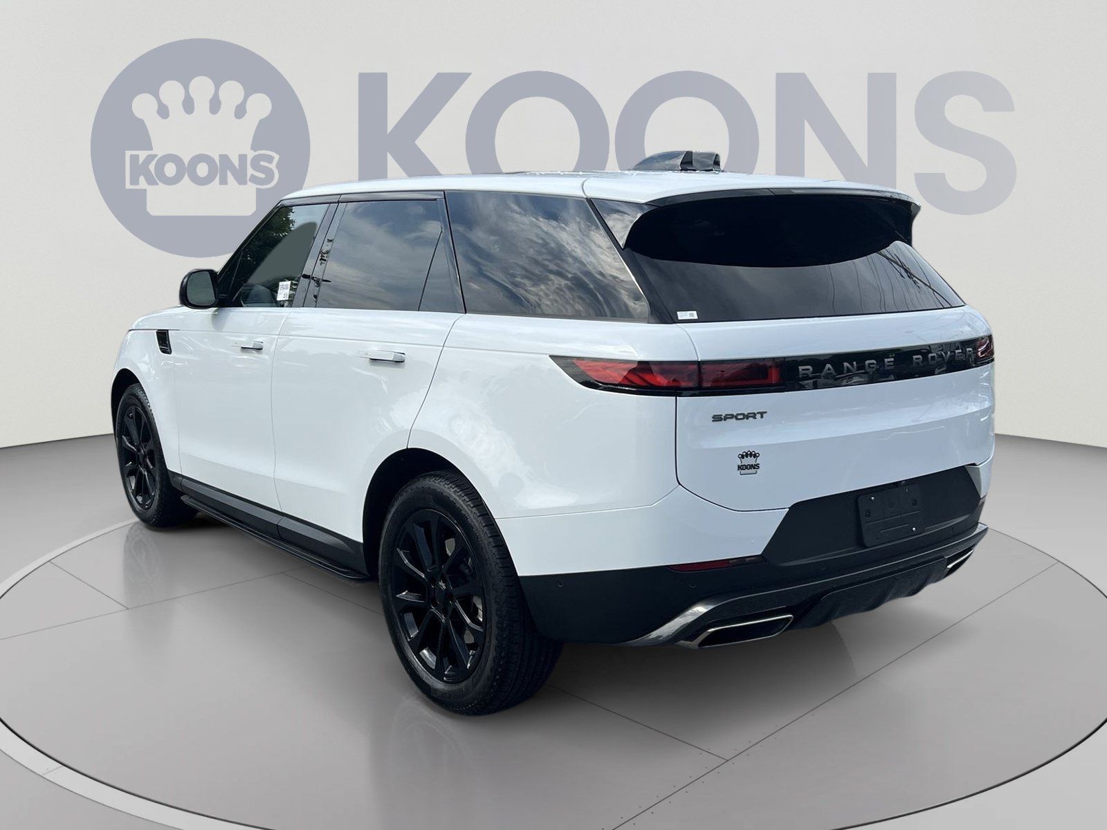 Used 2024 Land Rover Range Rover Sport SE AWD/4WD image 4