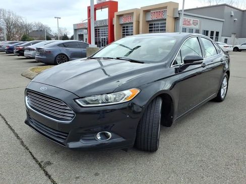 Used 2014 Ford Fusion SE w/ Equipment Group 202A image 18