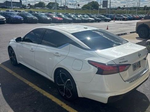 Used 2023 Nissan Altima 2.5 SR w/ SR Premium Package FWD image 3