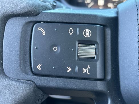 Used 2024 Land Rover Defender 110 V8 image 39