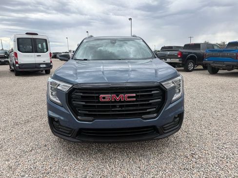 Used 2024 GMC Terrain SLT w/ Infotainment Package II AWD/4WD image 3