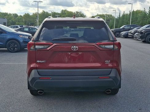 Used 2021 Toyota RAV4 XLE AWD/4WD image 5
