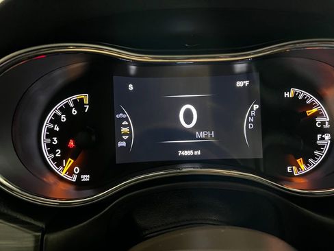 Used 2019 Jeep Grand Cherokee Altitude image 29