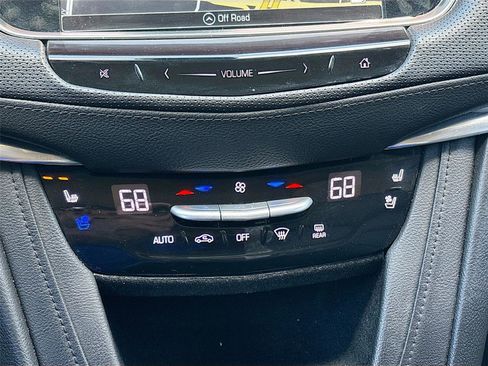 Used 2017 Cadillac XT5 Premium Luxury w/ Driver Assist Package image 17