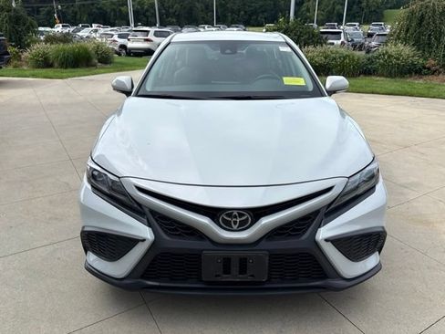 Used 2024 Toyota Camry SE w/ Cold Weather Package FWD image 2