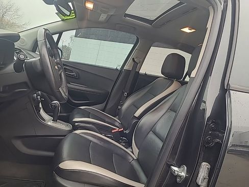 Used 2016 Chevrolet Trax LTZ w/ Midnight Edition image 9