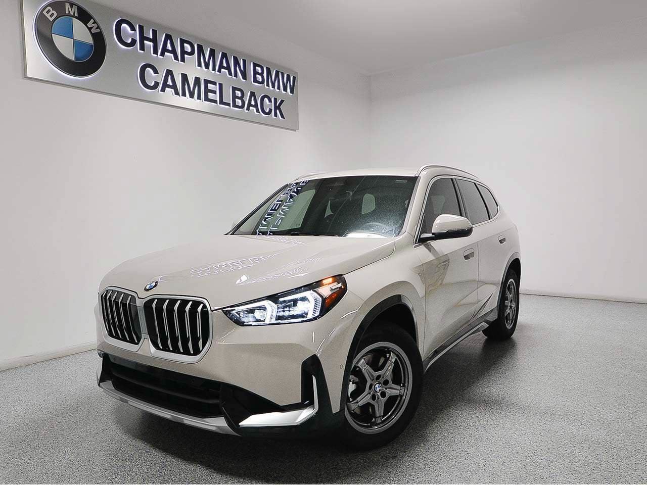 Used 2027 BMW X1 xDrive28i AWD/4WD image 1