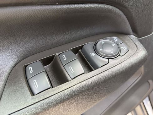 Used 2023 Chevrolet Equinox LT w/ Driver Convenience Package FWD image 6