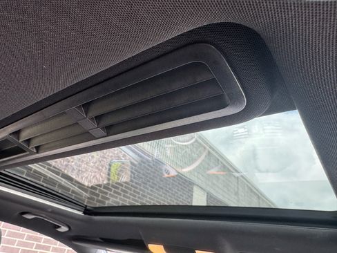 Used 2014 Mercedes-Benz E 350 4dr Sdn E 350 Luxury 4MATIC image 16