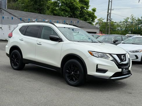 Used 2017 Nissan Rogue SV w/ Midnight Edition Package AWD/4WD image 15