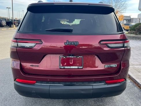 Certified 2023 Jeep Grand Cherokee L Laredo image 7
