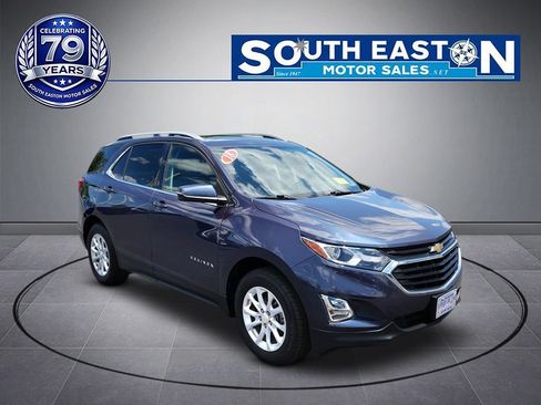 Used 2018 Chevrolet Equinox LT w/ Sun & Infotainment Package AWD/4WD image 2