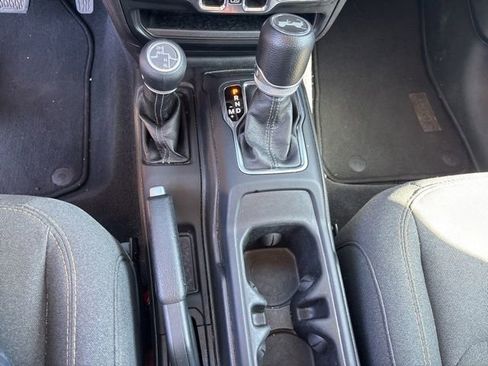 Used 2024 Jeep Wrangler Unlimited Sahara AWD/4WD image 8