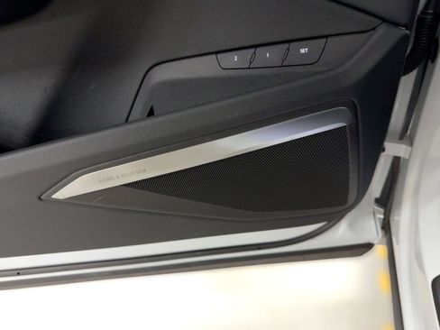 Used 2024 Audi Q8 e-tron Premium Plus image 22