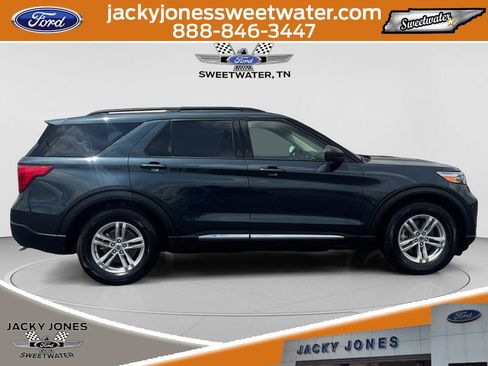 Certified 2022 Ford Explorer XLT w/ Equipment Group 202A RWD image 6