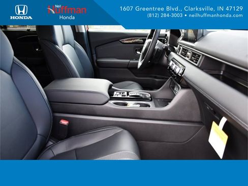 New 2025 Honda Pilot Touring image 32