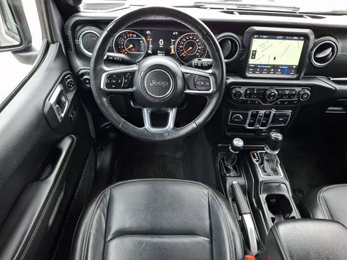 Used 2018 Jeep Wrangler Unlimited Sahara AWD/4WD image 11