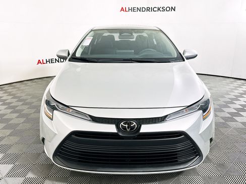 Used 2025 Toyota Corolla LE image 8