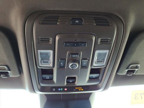 Used 2021 Cadillac Escalade Premium Luxury AWD/4WD image 20