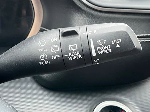 Used 2023 Jeep Grand Cherokee L Laredo image 41