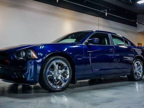 Used 2014 Dodge Charger R/T RWD image 3